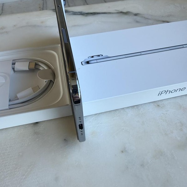 Apple iPhone Air - Unlocked, 256 GB, Sky Blue, A3260