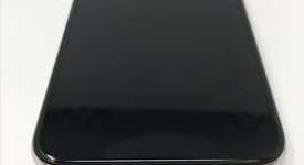 Good
													Apple iPhone Xs - Unlocked Non-US, Silver, 64 GB, A2097, photo 2 of 5