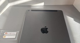 Good
													Apple iPad 9th Gen - Unlocked, Gray, 64 GB, A2603, photo 4 of 6