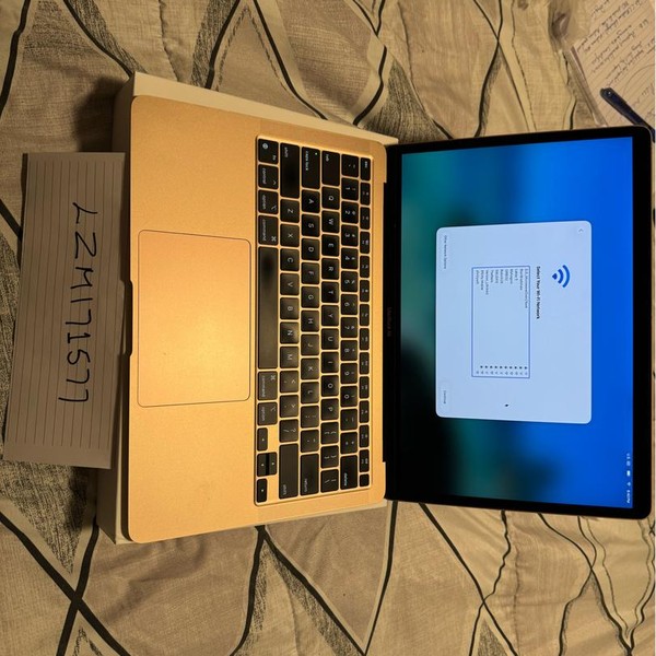 MacBook Air 2020 - 13 inch - 256 GB, Gold, 8 GB, Apple M1