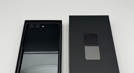 Mint
													Samsung Galaxy Z Flip5 - Unlocked, Graphite, 512 GB, 8 GB, SM-F731U1, photo 2 of 5