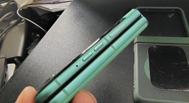 Mint
													Motorola Razr (2025) - Unlocked, Green, 256 GB, 8 GB, photo 4 of 8