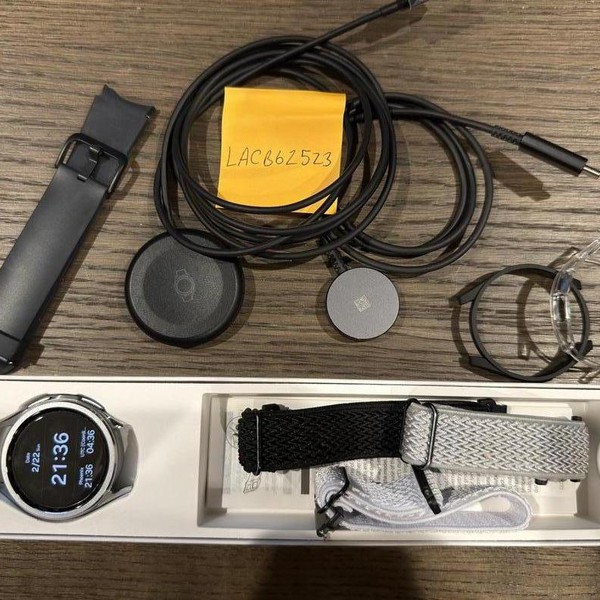 Samsung Galaxy Watch6 Classic - Unlocked, Silver, 43mm