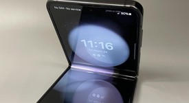 Good
													Samsung Galaxy Z Flip5 - Unlocked Non-US, Graphite, 512 GB, 8 GB, SM-F731B, photo 5 of 9