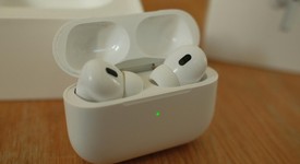 Used
													Apple AirPods Pro 2 - Lightning, photo 2 of 6