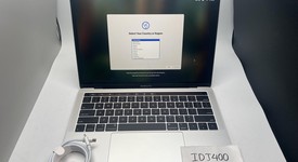 Fair
													MacBook Pro 2018 (With Touch Bar) - 13" - I7, Silver, 512 GB, 16 GB, photo 1 of 10