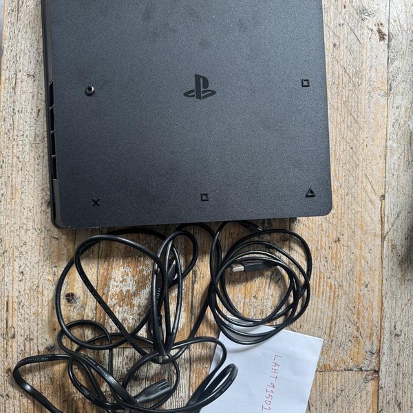 PlayStation 4 Slim - 1 TB, Black
