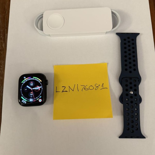 Apple Watch Series 7 45mm - Midnight, A2474 - GPS, Nike