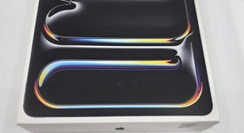 Mint
													Apple iPad Pro 13" (M5) 2025 - Unlocked, Apple M5 9-Core, Space Black, 256 GB, A3361, Standard Glass, photo 1 of 4