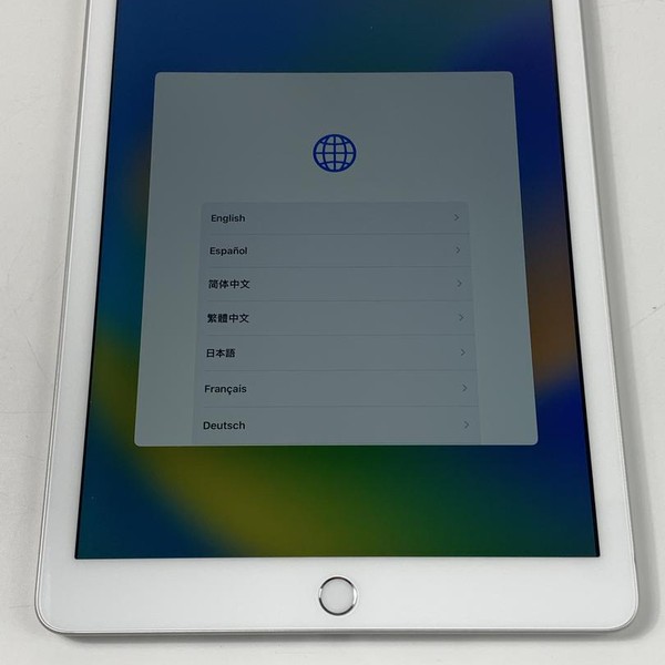 Apple iPad 5th Gen - Wi-Fi, 128 GB, Silver, A1822