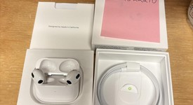 Used
													Apple AirPods 3rd Gen - MagSafe Case, photo 1 of 3