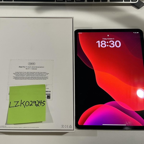 Apple iPad Pro 11 inch 2nd Gen 2020 - Unlocked, 128 GB, Gray, A2068