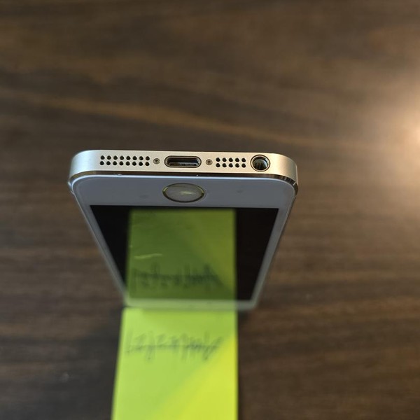 Apple iPhone 5S - Unlocked, 32 GB, Gold, A1453