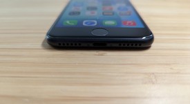 Good
													Apple iPhone SE 3rd Gen 2022 - Unlocked, Midnight, 64 GB, A2595, photo 3 of 14