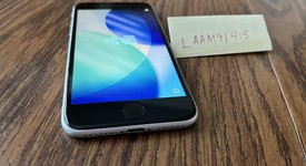 Good
													Apple iPhone SE 2nd Gen 2020 - Unlocked, White, 128 GB, A2275, photo 4 of 7
