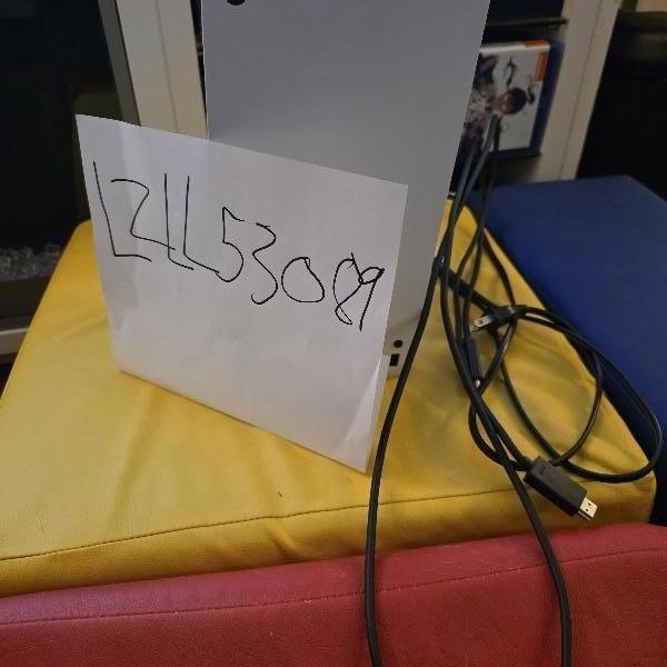 Xbox Series X (2020) - 1 TB, Robot White, All-Digital