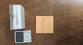 Good
													Apple iPod Nano 3rd Gen - Silver, 4 GB, photo 2 of 4