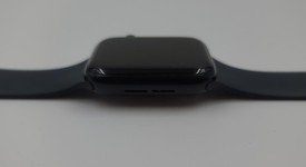 Fair
													Apple Watch SE 2nd Gen 44mm - Unlocked, Midnight, A2727 - Cellular, Aluminum, photo 5 of 5