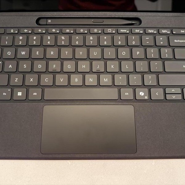 Surface Pro Flex Keyboard With Slim Pen - Black