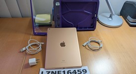 Mint
													Apple iPad 7th Gen - Wi-Fi, Gold, 32 GB, A2197, photo 2 of 3