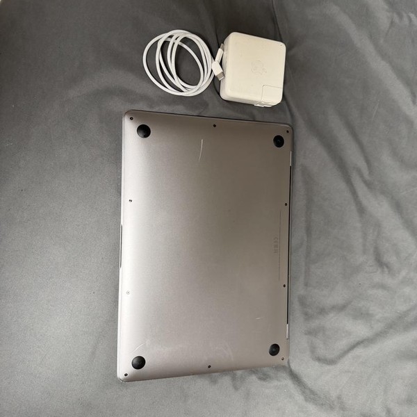 MacBook Air 2020 - 13 inch - 512 GB, Gray, 8 GB, Apple M1