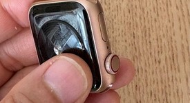 Good
													Apple Watch SE 1st Gen 40mm - Verizon, Gold, A2353 - Cellular, Aluminum, photo 3 of 10
