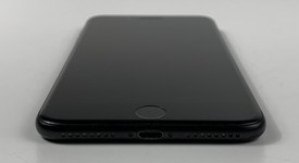 Good
													Apple iPhone 7 Plus - TracFone, Black, 32 GB, 3 GB, A1661, photo 4 of 7