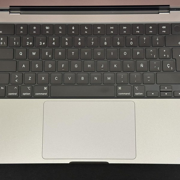 MacBook Pro Late 2023 (M3) - 14 inch - 512 GB, Gray, 8 GB, Apple M3, 10-core GPU