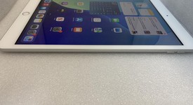Good
													Apple iPad 8th Gen - Wi-Fi, Silver, 128 GB, A2270, photo 4 of 9