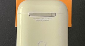Used
													Apple AirPods 2nd Gen - Lightning Case, photo 3 of 7