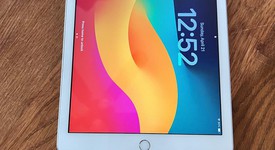 Good
													Apple iPad 6th Gen - Wi-Fi, Silver, 32 GB, A1893, photo 3 of 3