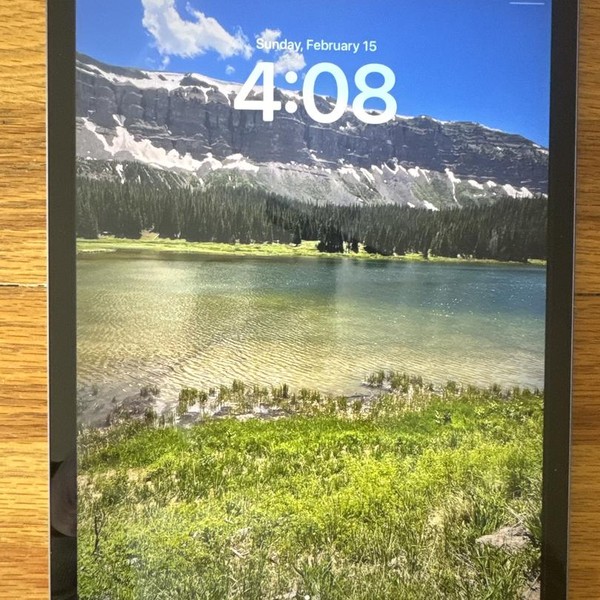 Apple iPad 7th Gen - Wi-Fi, 32 GB, Gray, A2197