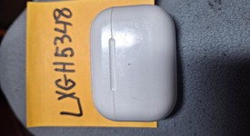 Used
													Apple AirPods Pro - Wireless Case, photo 2 of 7
