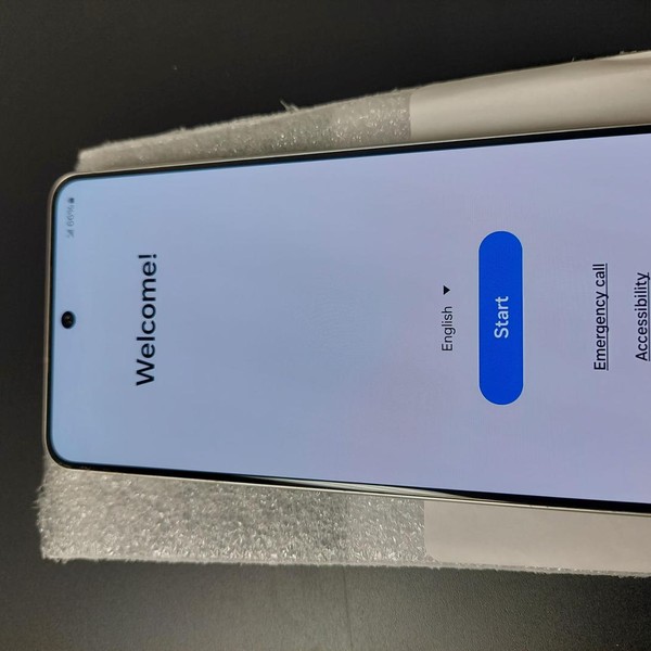 Samsung Galaxy S21 FE 5G - Unlocked, 128 GB, White, 6 GB, SM-G990U1