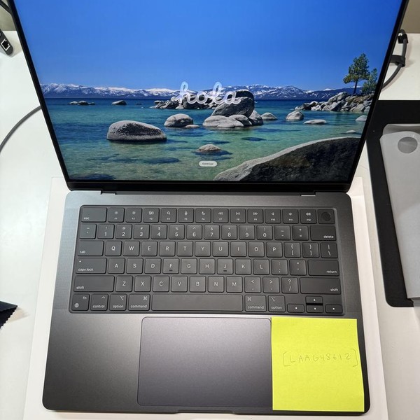 MacBook Pro 2024 - 14 inch - Apple M4, Space Black, 512 GB, 16 GB