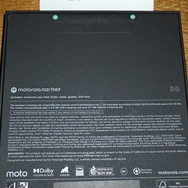 Motorola Razr Fold - Unlocked, 512 GB, PANTONE Lily White