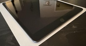 Good
													Apple iPad 9th Gen - Unlocked, Gray, 64 GB, A2603, photo 2 of 14