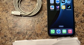 Mint
													Apple iPhone 13 - Unlocked Non-US, Green, 128 GB, A2633, photo 4 of 7