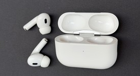 Used
													Apple AirPods Pro 2 - Lightning, photo 3 of 8