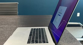 Good
													MacBook Pro 2017 (With Touch Bar) - 15" - I7, Gray, 256 GB, 16 GB, photo 2 of 6