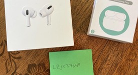 Used
													Apple AirPods Pro 1st Gen - MagSafe Case, photo 2 of 8