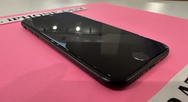 Good
													Apple iPhone SE 2nd Gen 2020 - Unlocked, Black, 64 GB, A2275, photo 3 of 13