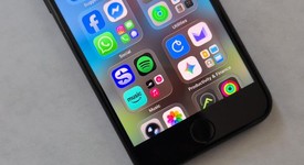 Mint
													Apple iPhone SE 3rd Gen 2022 - Unlocked, Midnight, 64 GB, A2595, photo 3 of 7