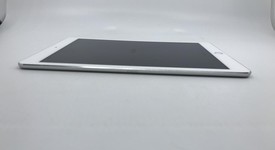 Good
													Apple iPad Pro 9.7" - Unlocked, Silver, 128 GB, A1674, photo 3 of 6