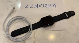 Fair
													Apple Watch Series 5 44mm - Gray, A2093 - GPS, Aluminum, photo 3 of 13