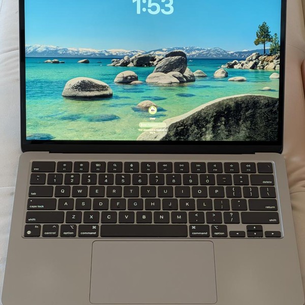 MacBook Air 2022 (M2) - 13 inch - 256 GB, Gray, 8 GB, Apple M2