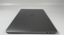 Good
													MacBook Pro 2017 (With Touch Bar) - 15" - I7, Gray, 512 GB, 16 GB, photo 4 of 7