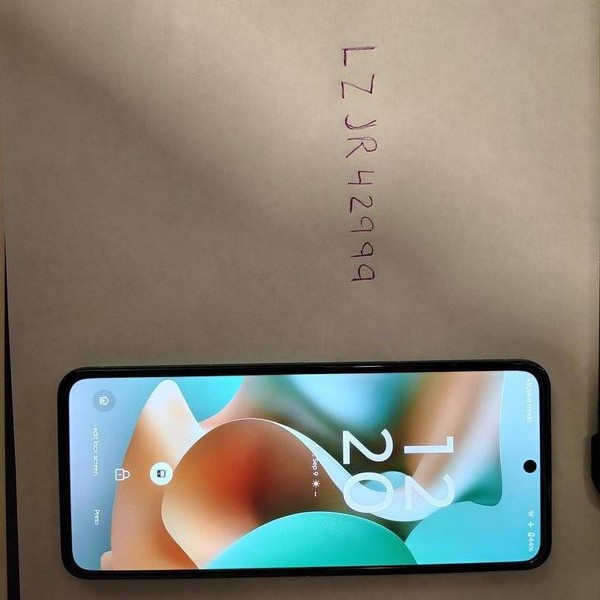 Motorola Razr (2025) - Unlocked, 256 GB, Green, 8 GB