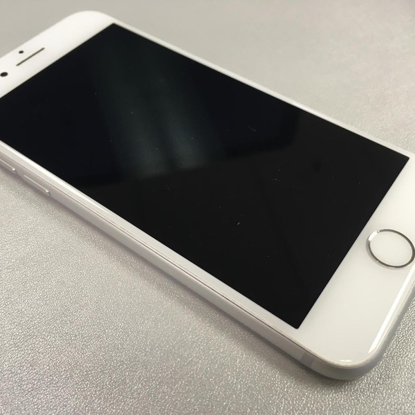 Apple iPhone 7 - Unlocked, 32 GB, Silver, A1660