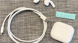Used
													Apple AirPods 3rd Gen - Lightning Case, photo 2 of 4